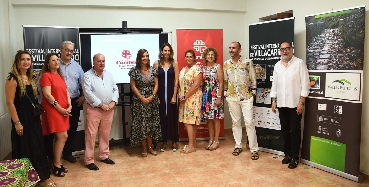 II Festival Internacional de Villacarriedo - Presentación foto de familia