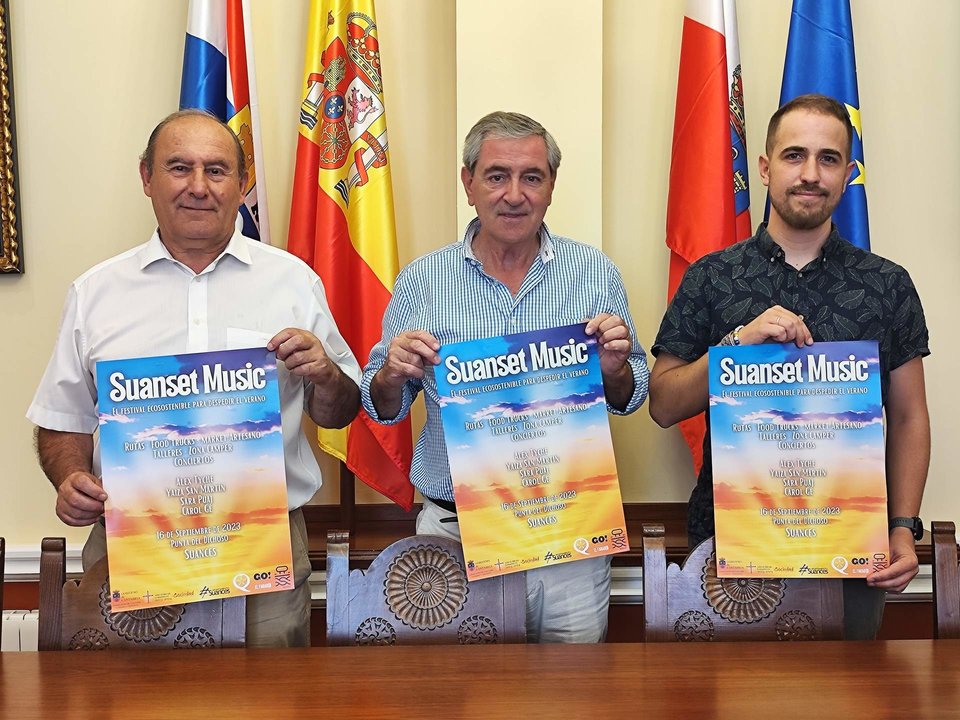 De izquierda a derecha, José Luis Plaza, Andrés Ruiz y Luis del Piñal en la presentación del evento en el Ayuntamiento de Suances