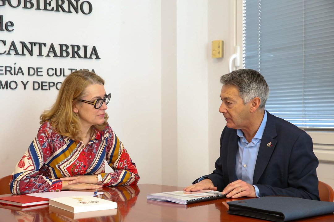 La consejera de Cultura, Turismo y Deporte, Eva Guillermina Fernández, se reúne con el alcalde de Campoo de Enmedio, Pedro Manuel Martínez. 
13 FEB 24