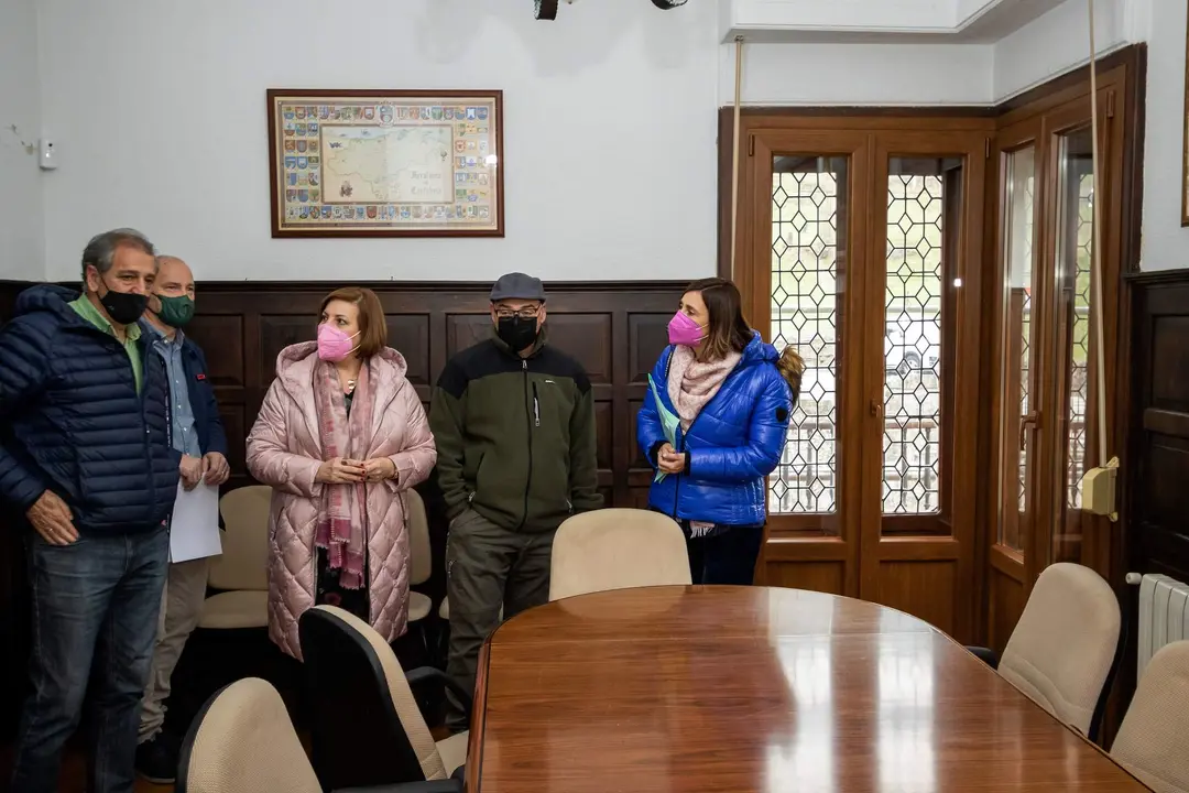 12:00 horas. Ayuntamiento de Cillorigo de Liébana, Tama
La consejera de Presidencia, Interior, Justicia y Acción Exterior, Paula Fernández Viaña, visita la actuación realizada por su Consejería en el Edificio Consistorial de Tama.
