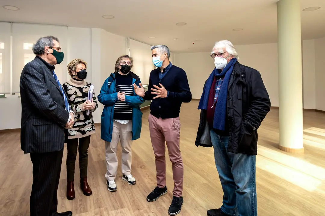 10:30 horas. Ateneo de Santander
El vicepresidente y consejero de universidades, igualdad, cultura y deporte, Pablo Zuloaga, visita las obras de rehabilitación realizadas en este edificio.
15 de marzo de 2022
Fotografía: Silvia Bouzo