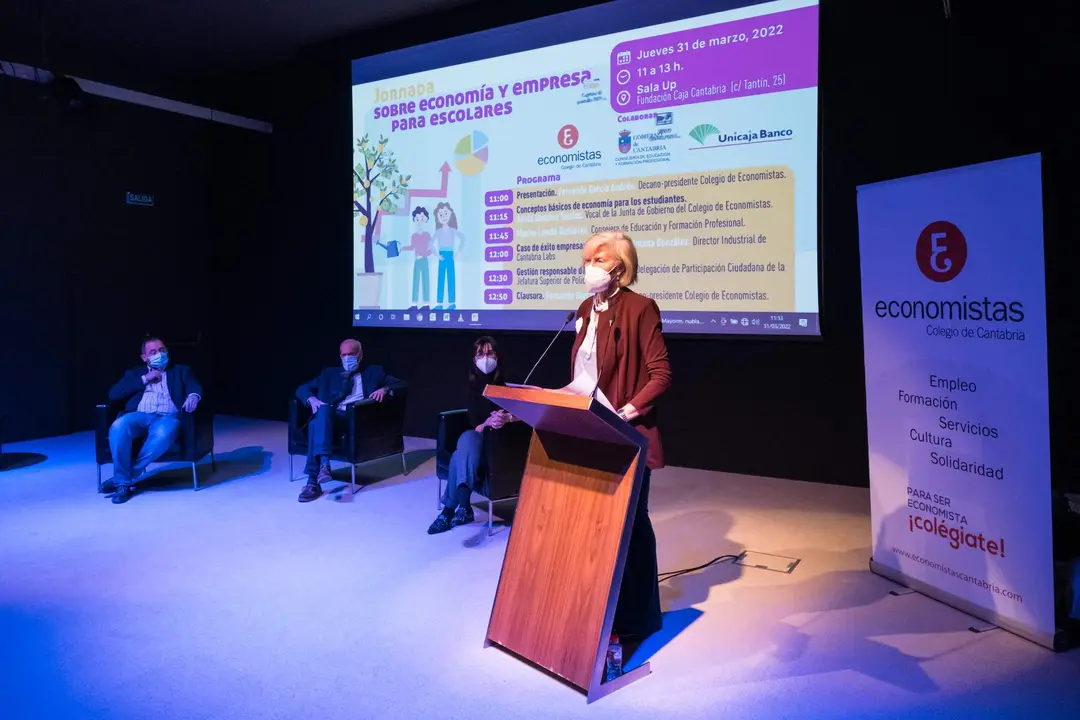 11:45 horas. Fundación Caja Cantabria (c/ Tantín, 25). La consejera de Educación y Formación Profesional, Marina Lombó, participa en la jornada sobre economía y empresa para escolares. 31 de marzo de 2022 © Raúl Lucio