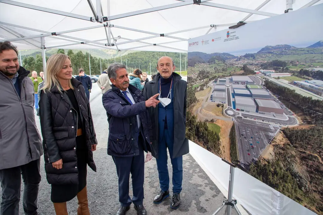 Sámano, Castro Urdiales
El presidente de Cantabria, Miguel Ángel Revilla, y el consejero de Industria, Turismo, Innovación, Transporte y Comercio, Francisco Javier López Marcano, inauguran la segunda fase del Polígono Industrial El Vallegón. 
Cobertura de nota y foto 
nr
20 abril 22