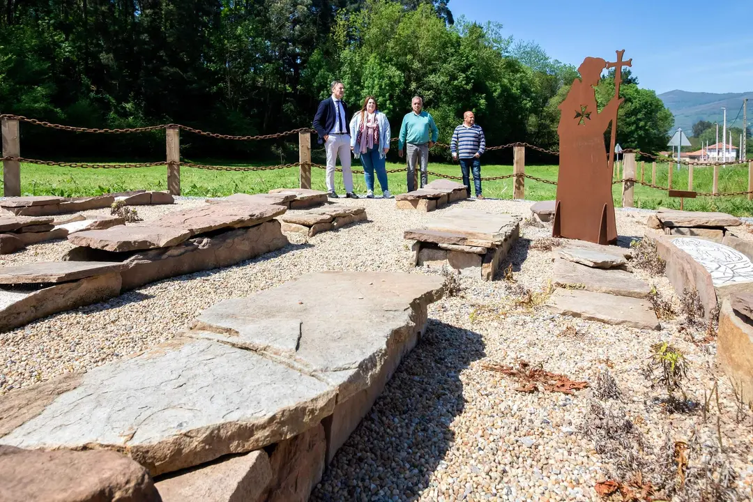 12:15 horas. Arenas de Iguña

El consejero de Desarrollo Rural, Ganadería, Pesca, Alimentación y Medio Ambiente, Guillermo Blanco, visita el proyecto de musealización de la necrópolis cristiana medieval de San Juan de Raicedo, financiado con fondos LEADER.
10 de mayo de 2022
Fotografía: Silvia Bouzo