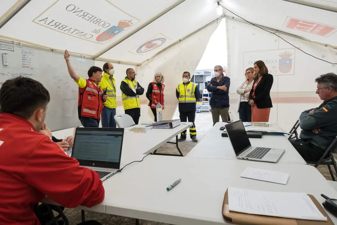 13:00 horas. Pabellón de Hinojedo (Suances). La consejera de Presidencia, Interior, Justicia y Acción Exterior, Paula Fernández, acude al Puesto de Mando Avanzado habilitado en Suances con motivo de la celebración de un ejercicio de emergencias por riesgo químico. 12 de mayo de 2022 © Raúl Lucio