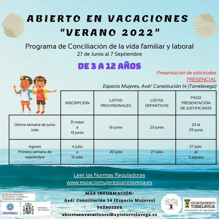 cartel abierto en vacaciones verano 2022