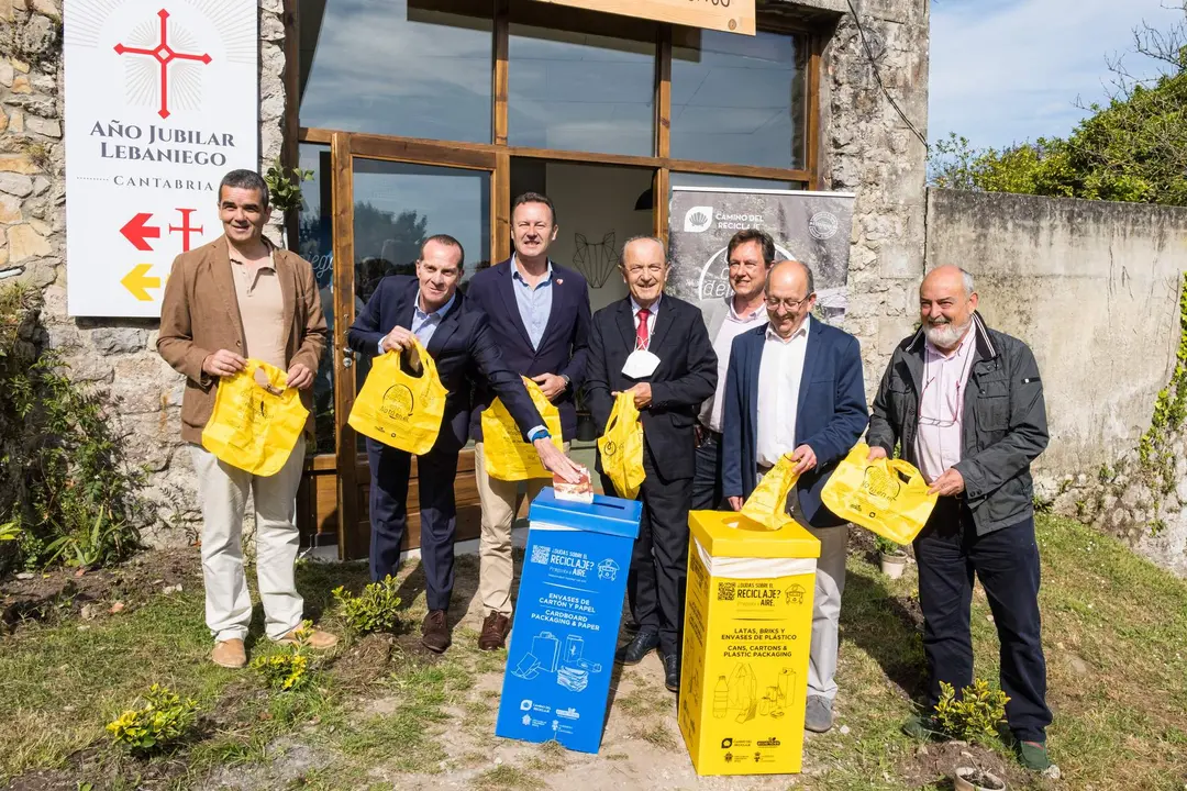 10:00 horas. Albergue de peregrinos de San Vicente de la Barquera (Calle Alta, 12). Los consejeros de Desarrollo Rural, Ganadería, Pesca, Alimentación y Medio Ambiente, Guillermo Blanco, y de Industria, Turismo, Innovación, Transporte y Comercio, Javier López Marcano, presentan una nueva edición de la campaña ‘Camino del Reciclaje’, junto a Ecoembes.