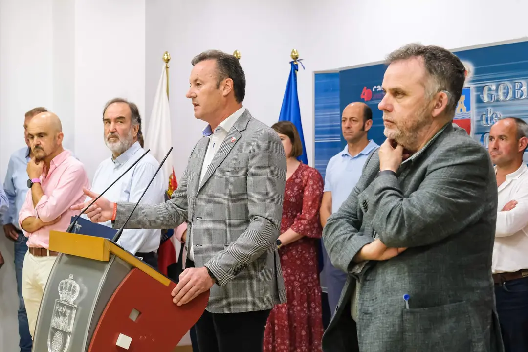 12:45 horas. Sala de Prensa del Gobierno. El consejero de Desarrollo Rural, Ganadería, Pesca, Alimentación y Medio Ambiente, Guillermo Blanco, comparece ante los medios de comunicación tras la reunión con representantes del sector para comunicar próximas actuaciones para la gestión del lobo en Cantabria. 14 de junio de 2022 © Raúl Lucio