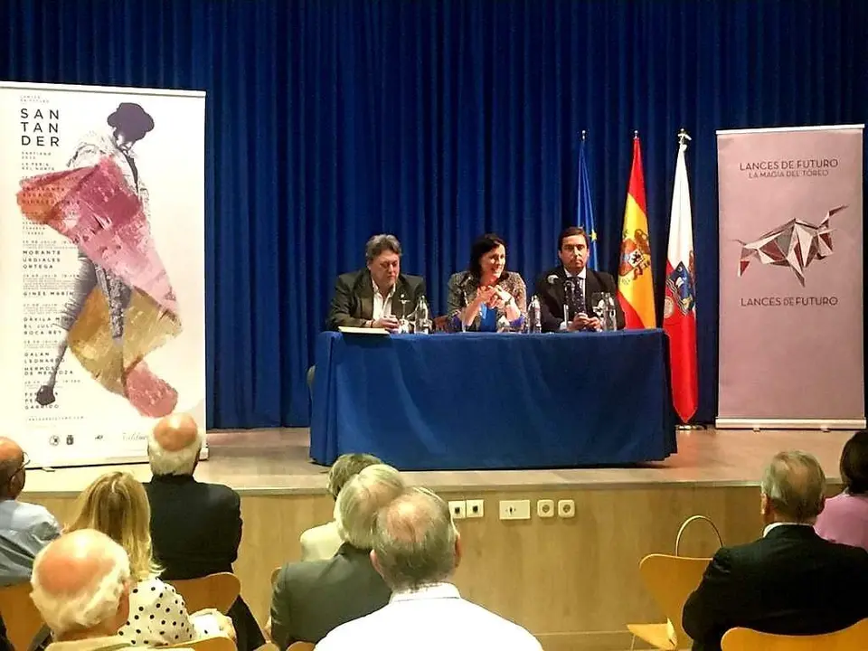 PRESENTACIÓN FERIA TAURINA EN CASA DE CANTABRIA EN MADRID 1