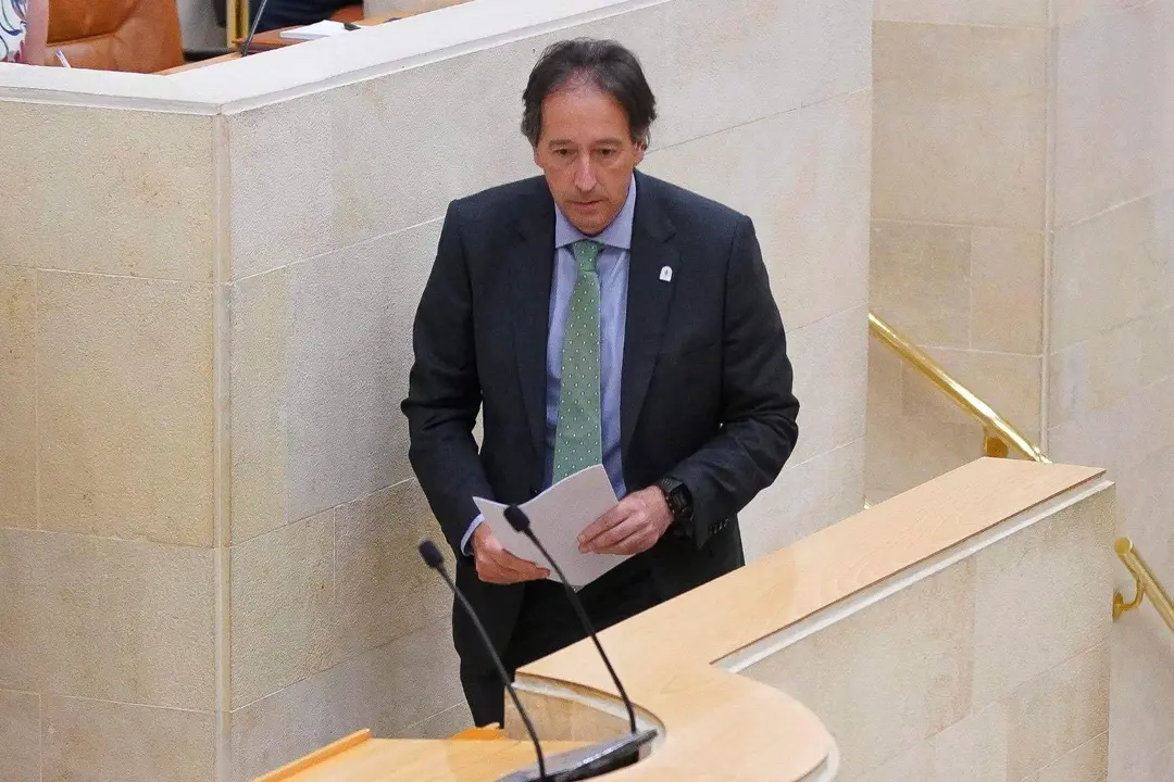 16:00 horas. Parlamento de Cantabria
El presidente de Cantabria, Miguel Ángel Revilla, acompañado de los consejeros, asiste a la sesión plenaria. 28 junio 2022 © Oficina de comunicación
