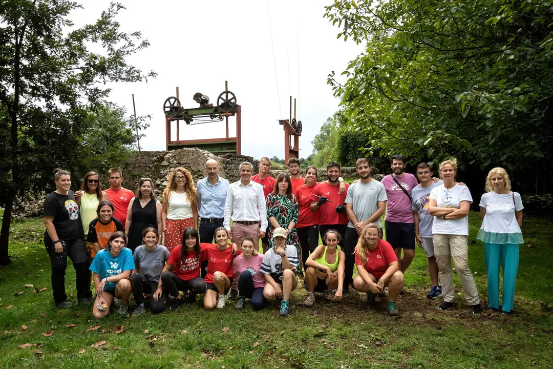 11:30 horas. Puente Viesgo.
El vicepresidente y consejero de Universidades, Igualdad, Cultura y Deporte, Pablo
Zuloaga, visita el campo de voluntariado juvenil ‘Patrimonio industrial’.
29 de agosto de 2022
Fotografía: Silvia Bouzo