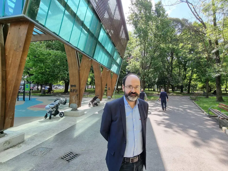 El Concejal de Parques y Jardines José Luis Urraca en el parque Manuel Barquín