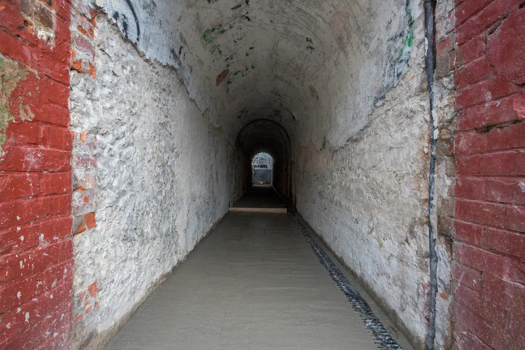 &copy;Alberto.G.Ibañez_PASO PEATONAL SUBTERR&Aacute;NEO
