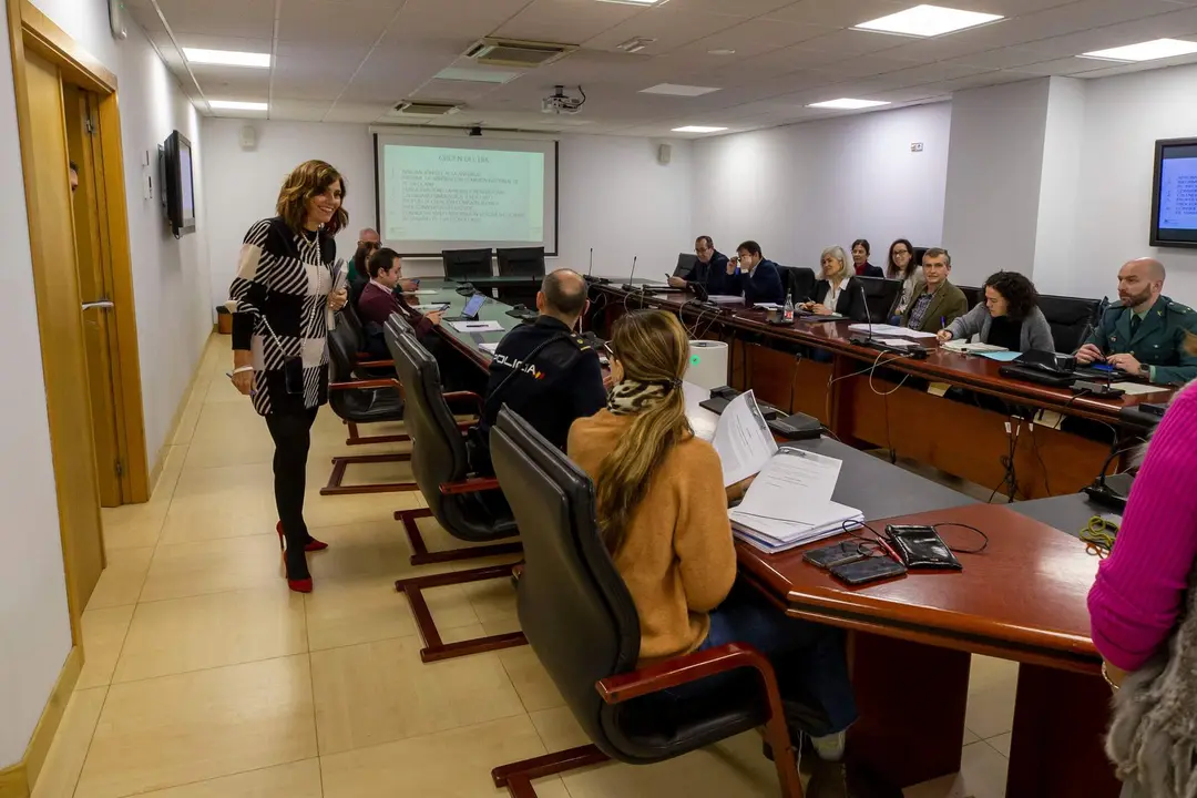 ..
11:00 horas. Gobierno de Cantabria
La consejera de Presidencia, Interior, Justicia y Acción Exterior, Paula Fernández,
preside el pleno de la Comisión de Protección Civil. 13 FEBRERO 2023 © Miguel De la Parra