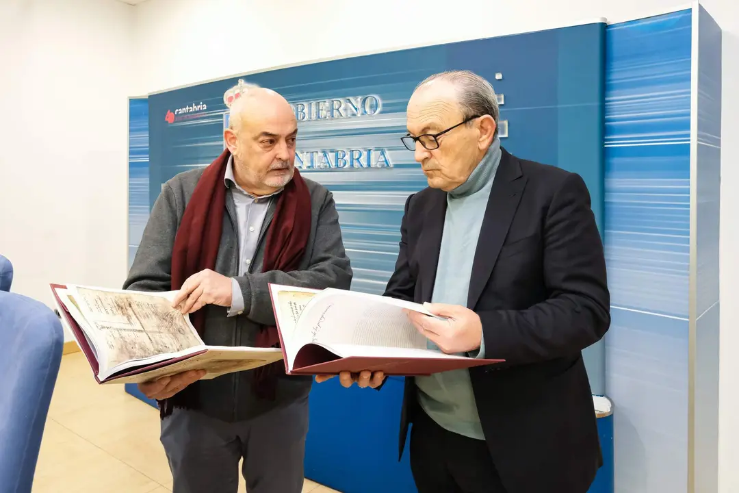 09:30 horas. Sala de Prensa del Gobierno de Cantabria. El consejero de Industria, Turismo, Innovación, Transporte y Comercio, Javier López Marcano, presenta, en rueda de prensa, El Cartulario de Piasca. 15 de febrero de 2023 © Raúl Lucio