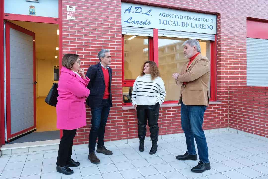 18:00 horas. Ayuntamiento de Laredo. El vicepresidente y consejero de Universidades, Igualdad, Cultura y Deporte, Pablo Zuloaga, visita las instalaciones del vivero de empresas municipal. 16 de febrero de 2023 &copy; Ra&uacute;l Lucio
