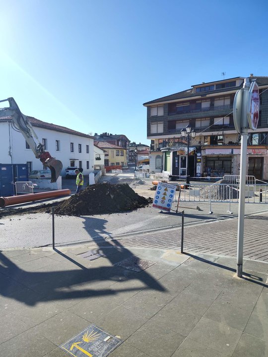 Inicio de las obras de mejora de la calle Piélagos en el centro de Suances