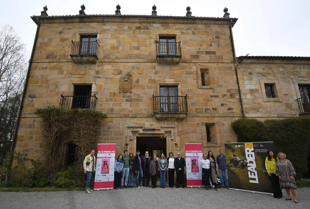 Gala de Primavera 2023 - Presentación Foto de familia