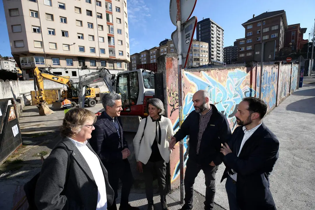 El vicepresidente y consejero de Universidades, Igualdad, Cultura y Deporte, Pablo Zuloaga, informa sobre la planificación de obras del futuro museo.

21 mar 23