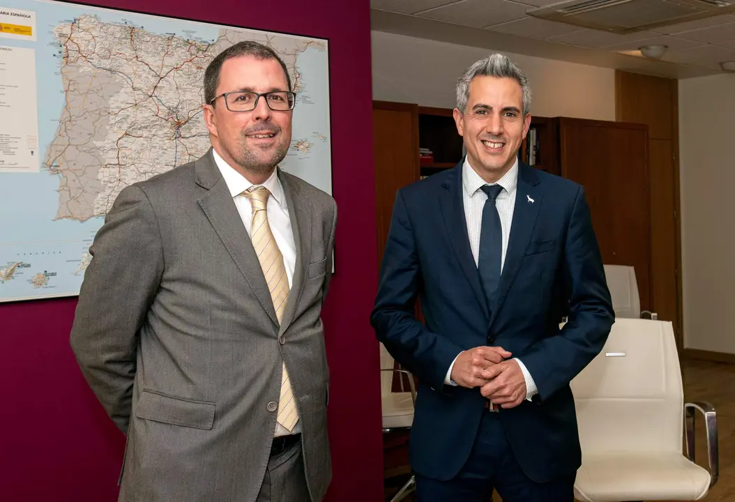 El vicepresidente y consejero de Universidades, Igualdad, Cultura y Deporte, Pablo Zuloaga, se reúne con el presidente de Renfe, Raúl Blanco.
22 MAR 23