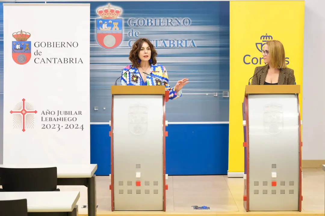 09:30 horas. Sala de Prensa del Gobierno de Cantabria. La consejera de Economía y Hacienda, Ana Belén Álvarez, y la directora de Relaciones Institucionales de Correos, Nuria Lera, informan sobre un nuevo método de pago de tributos autonómicos. 29 de marzo de 2023 © Raúl Lucio