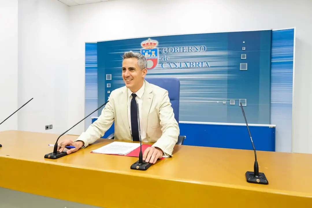 10:30 horas. Sala de prensa del Gobierno de Cantabria. El vicepresidente y consejero de Universidades, Igualdad, Cultura y Deporte, Pablo Zuloaga, informa, en rueda de prensa, de los acuerdos de Consejo de Gobierno. 30 de marzo de 2023 © Raúl Lucio