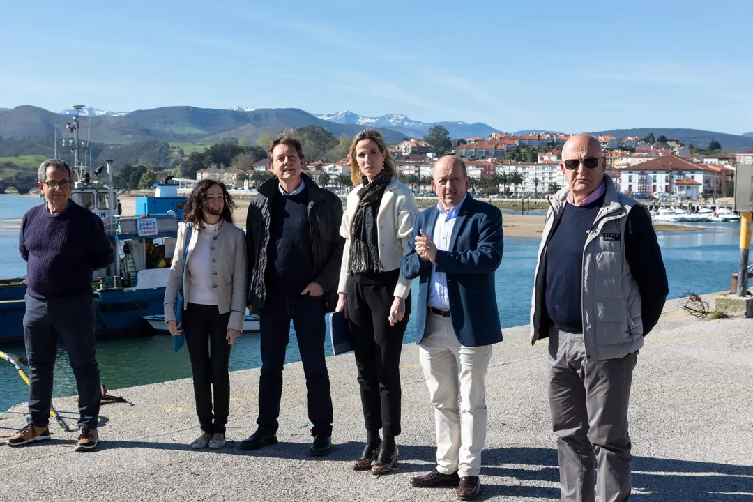 11:00 horas. Puerto de San Vicente de La Barquera
La consejera de Obras Públicas, Ordenación del Territorio y Urbanismo, Jezabel Morán, realiza una visita a la instalación. © R.I. Rafi