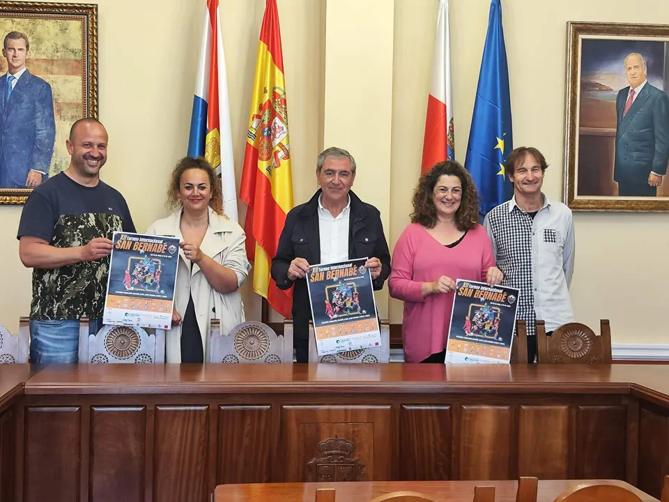 Presentación de Suances como sede del XII Torneo Internacional de Fútbol San Bernabé