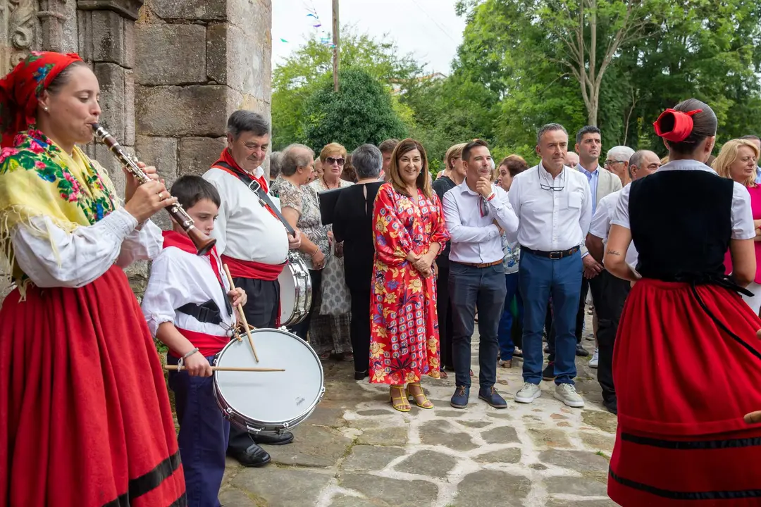 12:00 horas. Pámanes (Liérganes)
La presidenta de Cantabria, María José Sáenz de Buruaga, asiste a la misa en la Iglesia de San Lorenzo con motivo de las fiestas patronales. 10 AGOSTO 2023 © Miguel De la Parra