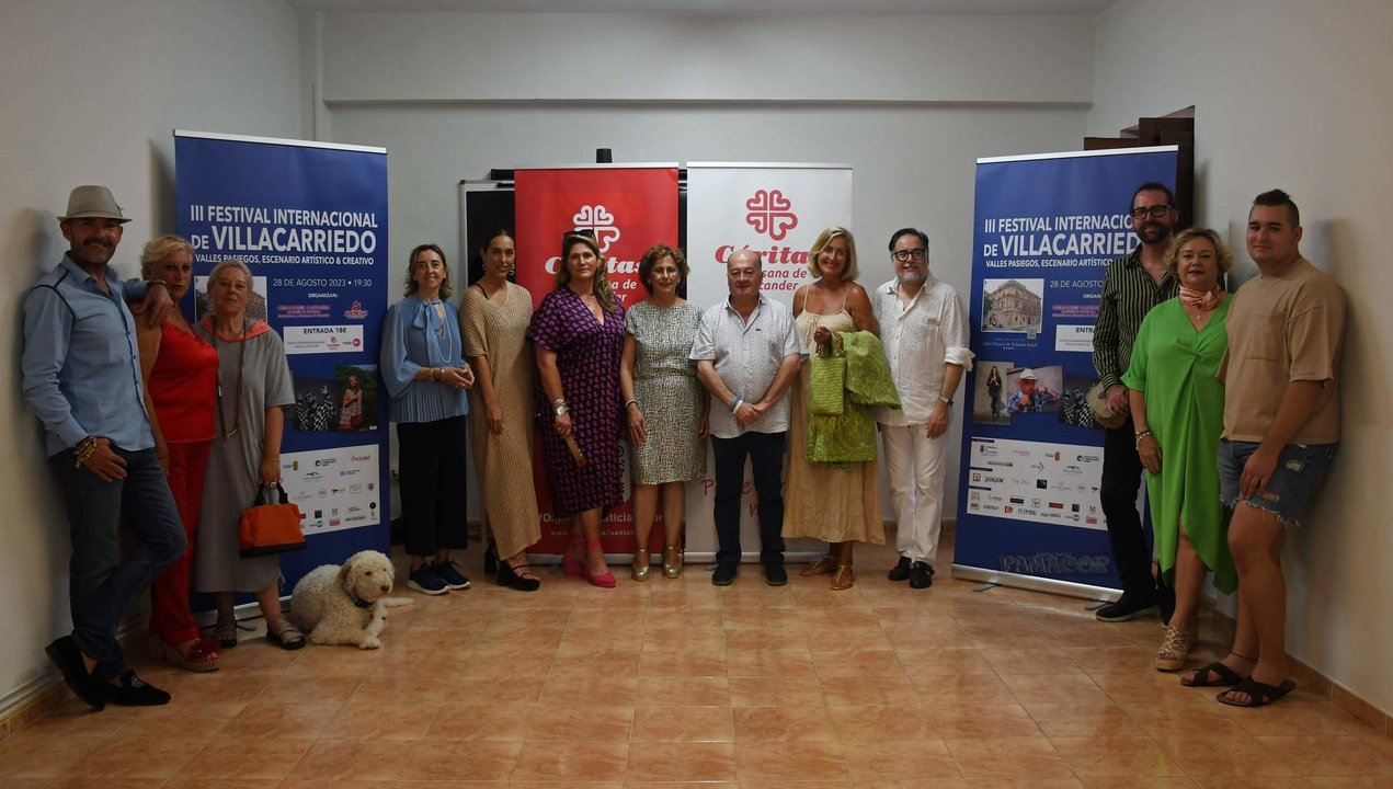 III Festival Internacional de Villacarriedo - Foto Presentación Foto de familia