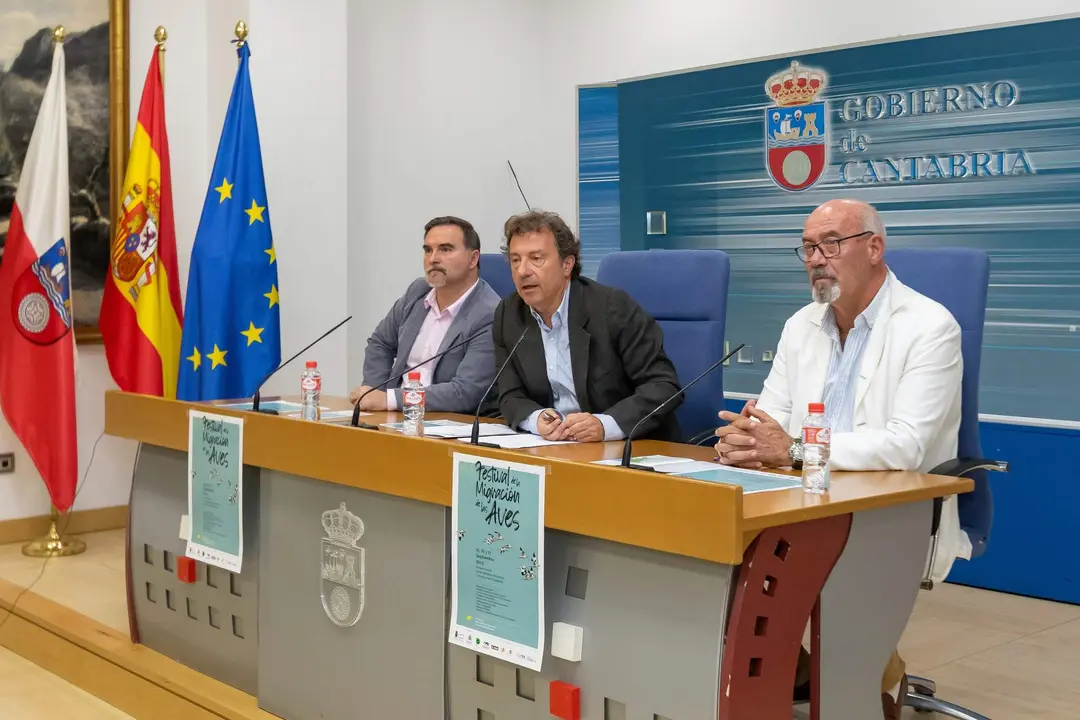 10:00 horas. Sala de Prensa del Gobierno de Cantabria
El consejero de Desarrollo Rural, Ganadería, Pesca y Alimentación, Pablo Palencia, y el alcalde de Santoña, Jesús Gullart, presentan la XVI edición del Festival de Migraciones de Aves. 
