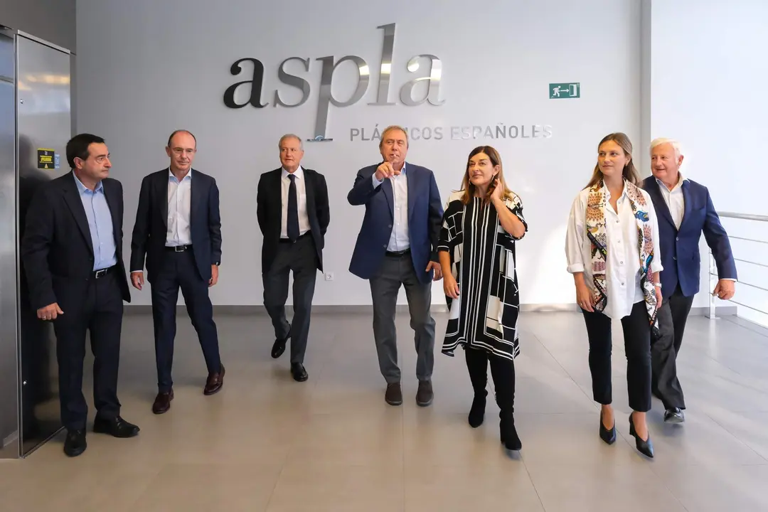 09:00.- Parque Empresarial Besaya (Reocín). La presidenta de Cantabria, María José Sáenz de Buruaga, y el consejero de Industria, Empleo, Innovación y Comercio, Eduardo Arasti, visitan las instalaciones de Armando Álvarez. 12 de septiembre de 2023 © Raúl Lucio