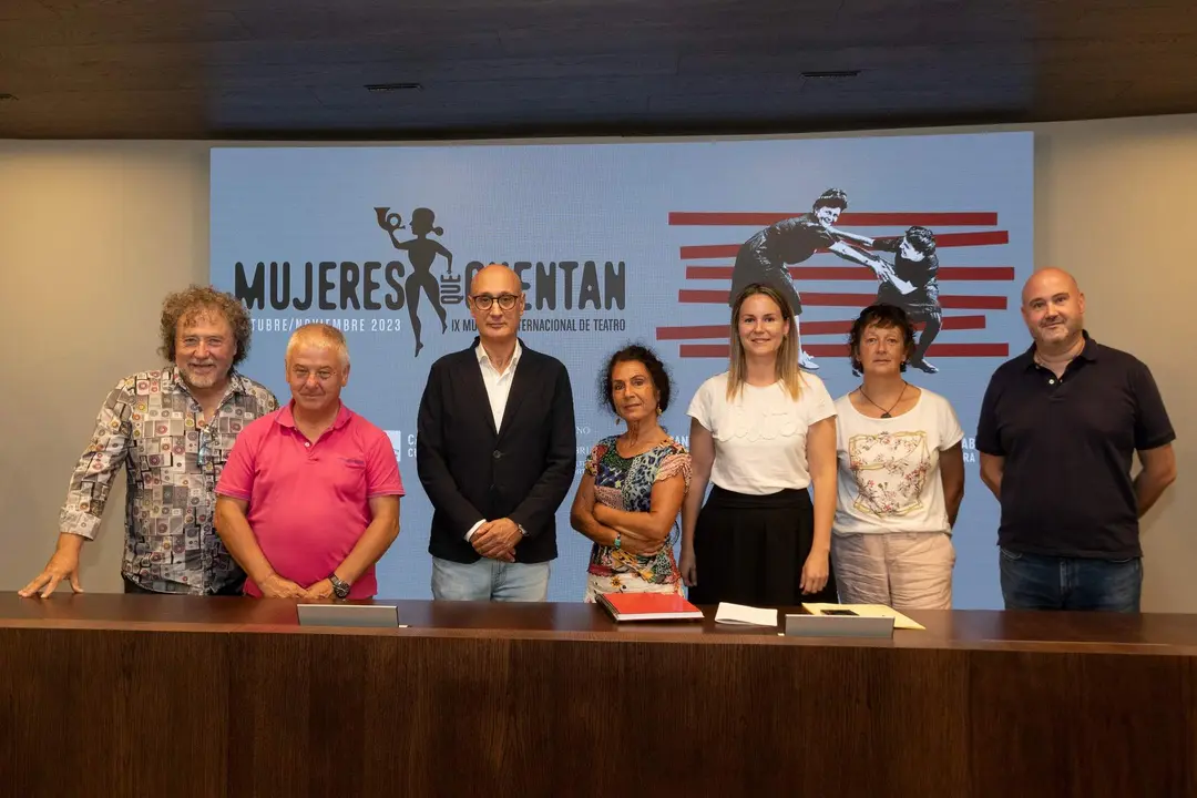 11:00 horas. Palacio de Festivales (Sala 30 años)
El director general de Cultura, Juan Antonio González, presenta el ciclo ‘Mujeres que cuentan’ de Ábrego Teatro. 
