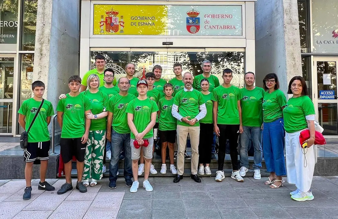 12:30 horas. Despacho del consejero de Educación, FP y Universidades
El consejero de Educación, FP y Universidades, Sergio Silva, recibe a los estudiantes participantes en el proyecto Greenpower.
29 oct 23