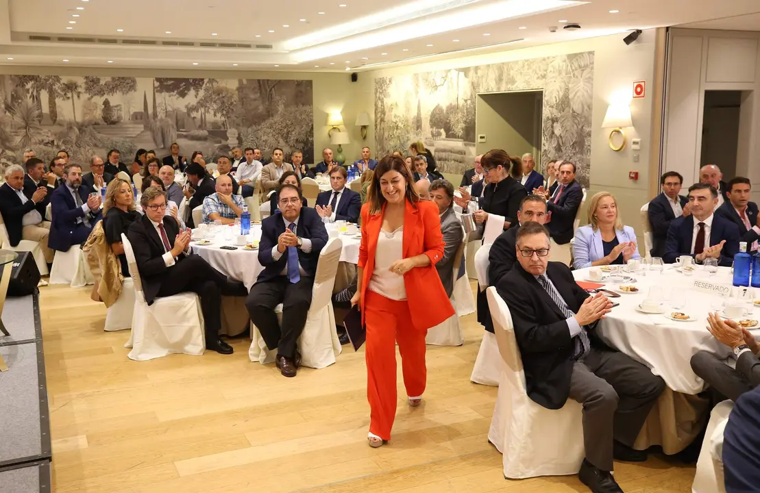 La presidenta de Cantabria, María José Sáenz de Buruaga, inaugura el Foro de Perspectivas Empresariales organizado por El Diario Montañés y el Banco Santander. 
5 oct 23