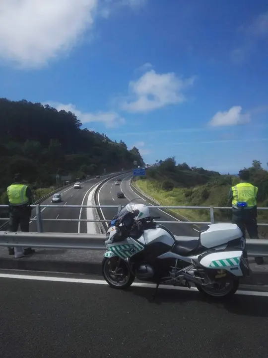 FOTO_VIGILANCIA_GUARDIA_CIVIL_DE_TRaFICO