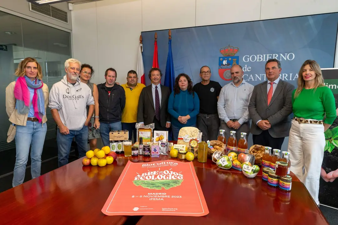 11:30 horas. Sala de Reuniones de la Consejería 
El consejero de Desarrollo Rural, Ganadería, Pesca y Alimentación, Pablo Palencia, recibe a los productores que van a participar en la Feria BioCultura 2023.  25 OCTUBRE 2023 © Miguel De la Parra