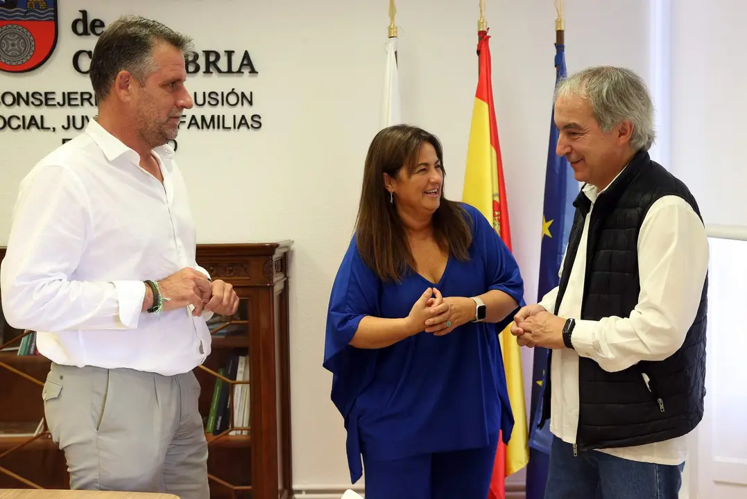 La consejera de Inclusión Social, Juventud, Familias e Igualdad, Begoña Gómez del Río, se reúne con el alcalde de Potes, Javier Gómez.
18 oct 23 