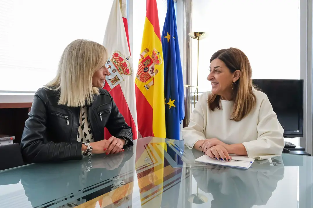 10.00 .- Despacho de la presidenta. La presidenta del Gobierno de Cantabria, María José Sáenz de Buruaga, recibe a la alcaldesa de Castro Urdiales. 17 de noviembre de 2023 © Raúl Lucio