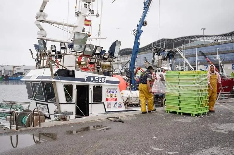 Pesca Pescadores Puerto Santoña Redes Pesquero Lonja Barco