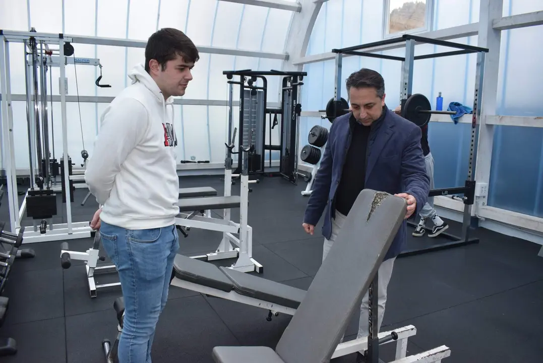 VISITA GIMNASIO MUNICIAL RENEDO  (1)