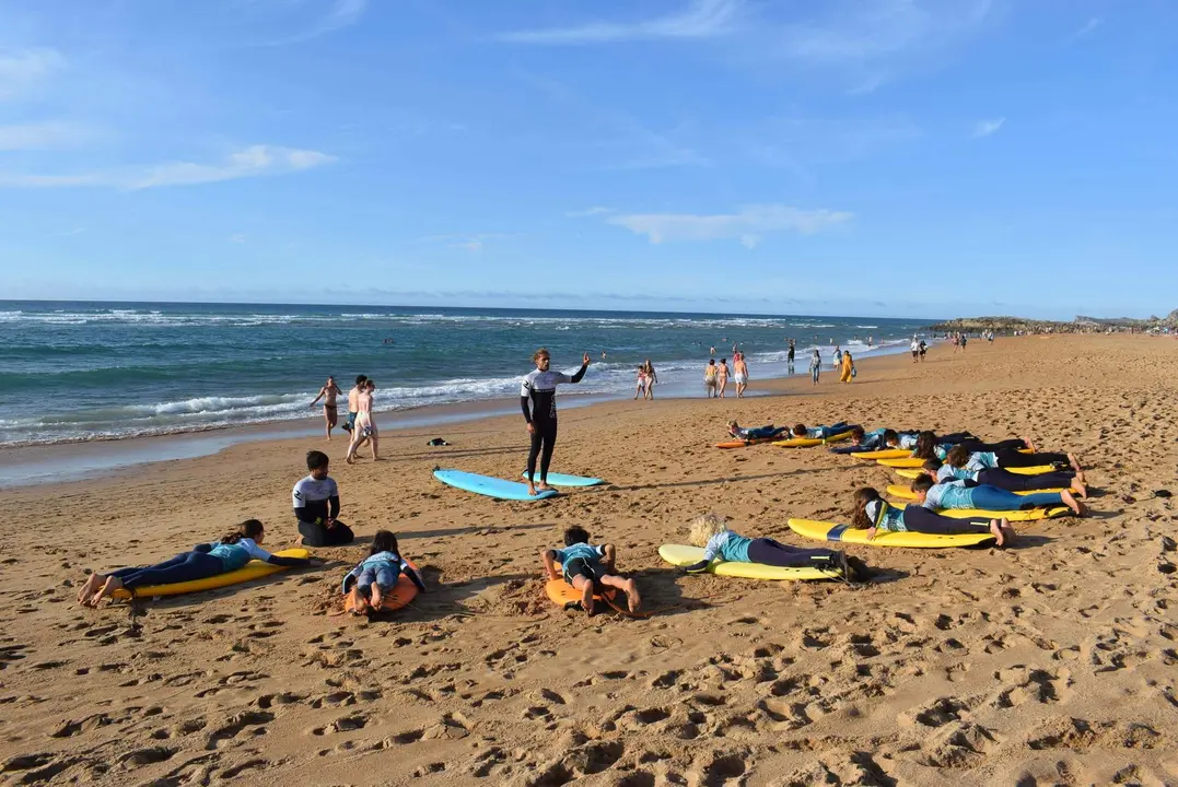 ESCUELA MUNICIPAL SURF PIELAGOS - VERANO 2022 (22)