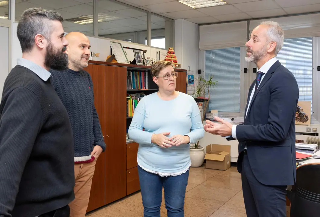 09.30.- Despacho del consejero
El consejero de Educación, Formación Profesional y Universidades, Sergio Silva, se reúne con la Asociación de Padres del Síndrome de Trastorno Espectro Autista (APTACAN).