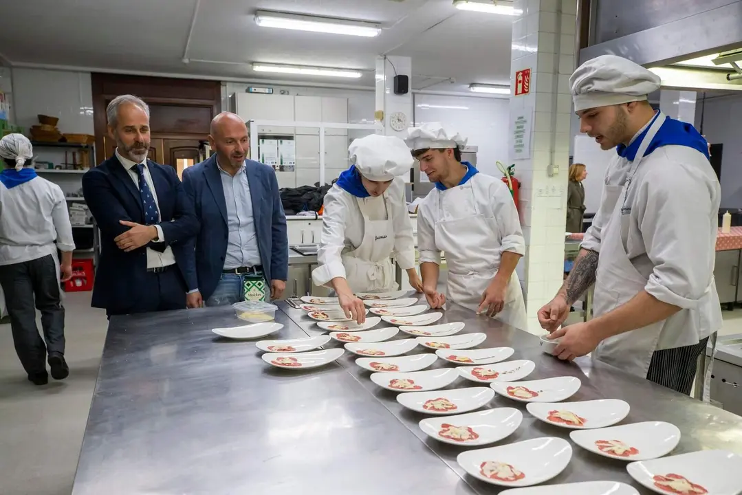 14:30 horas. IES Fuente Fresnedo, Laredo
El consejero de Educación, Formación Profesional y Universidades, Sergio Silva, asiste a las Jornadas 'Nuestra Vaca Tudanca'.  28 FEB 2024 © Miguel De la Parra