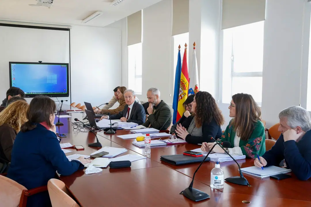 Los consejeros de Industria, Empleo, Innovación y Comercio, Eduardo Arasti, y de Educación, Formación Profesional y Universidades, Sergio Silva, participan en la reunión del Consejo de la Formación Profesional de Cantabria. 
27 feb 24