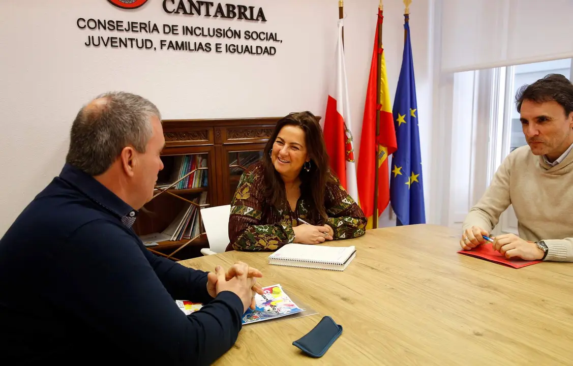 La consejera de Inclusión Social, Juventud, Familias e Igualdad, Begoña Gómez del Río, recibe al alcalde de Liendo. 
1 MAR 24