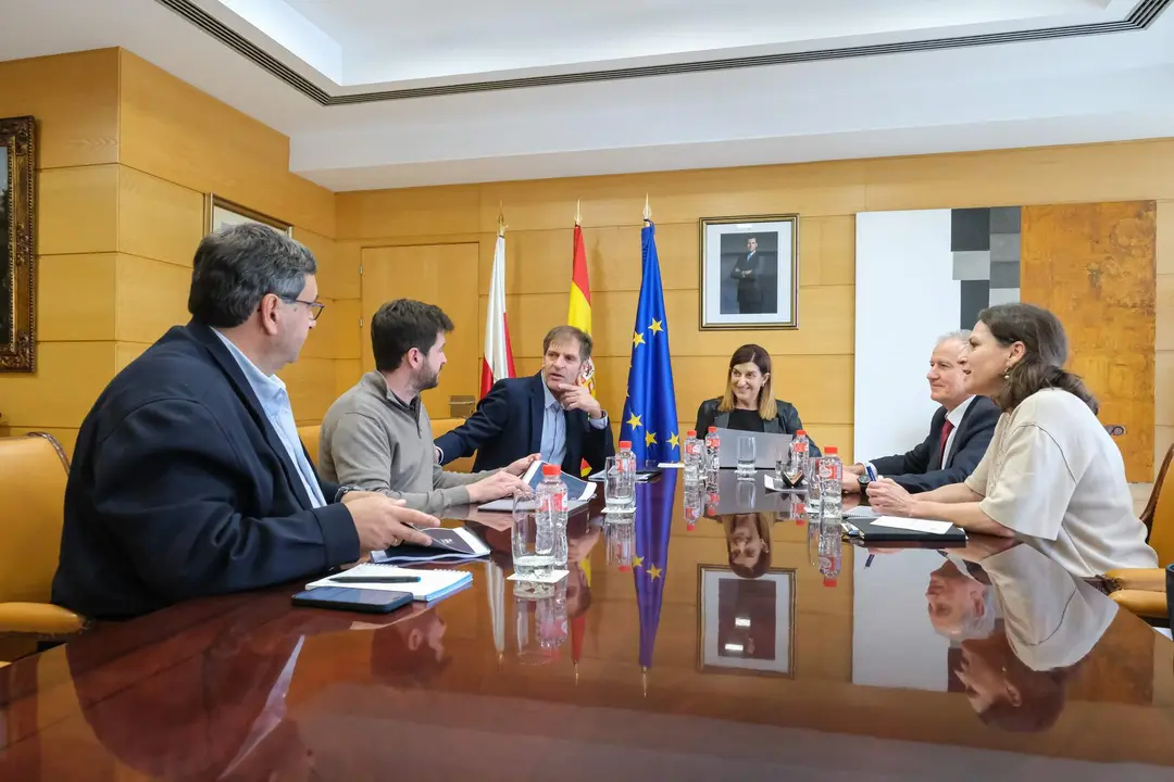 13:00 horas. Despacho de la presidenta. La presidenta de Cantabria, María José Sáenz de Buruaga, se reúne con CEOE-CEPYME Cantabria. 15 de marzo de 2024 © Raúl Lucio