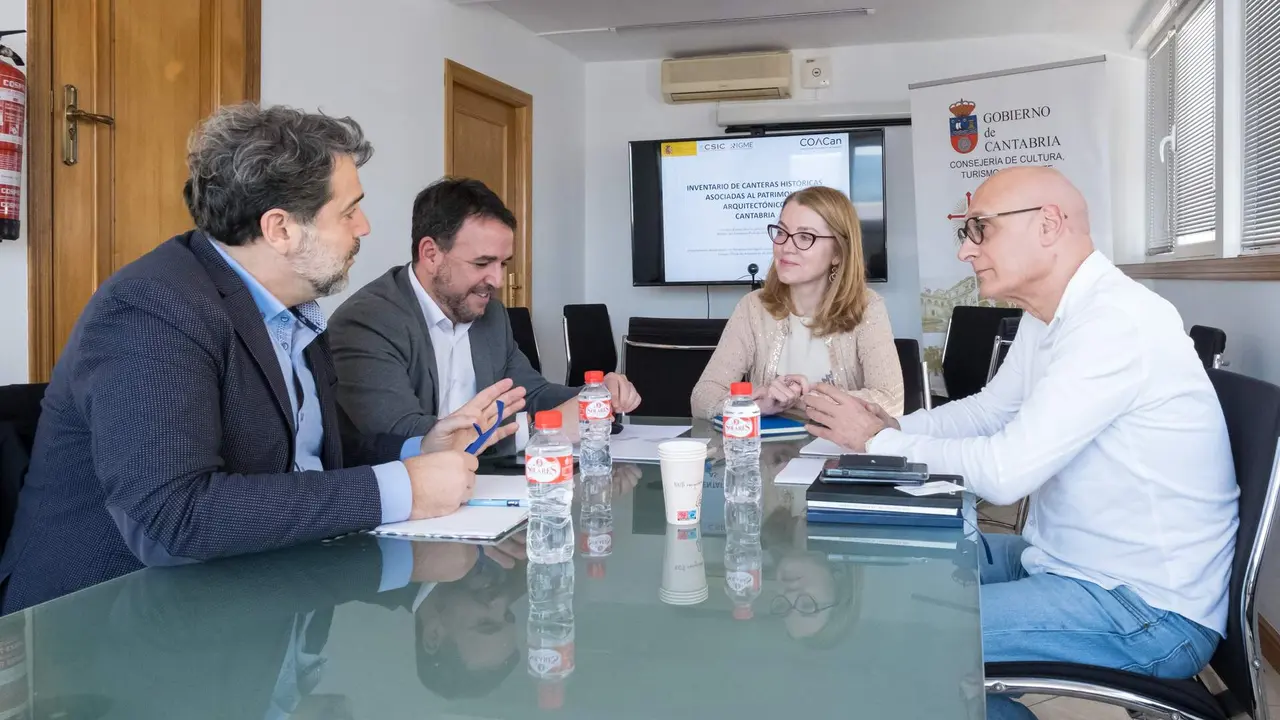 16:00.- Despacho de la consejera. La consejera de Cultura, Turismo y Deporte, Eva Guillermina Fernández, se reúne con el Colegio Oficial de Arquitectos de Cantabria (COACAN) para el Proyecto de Localización de Canteras Históricas. 14 de marzo de 2024 © Raúl Lucio