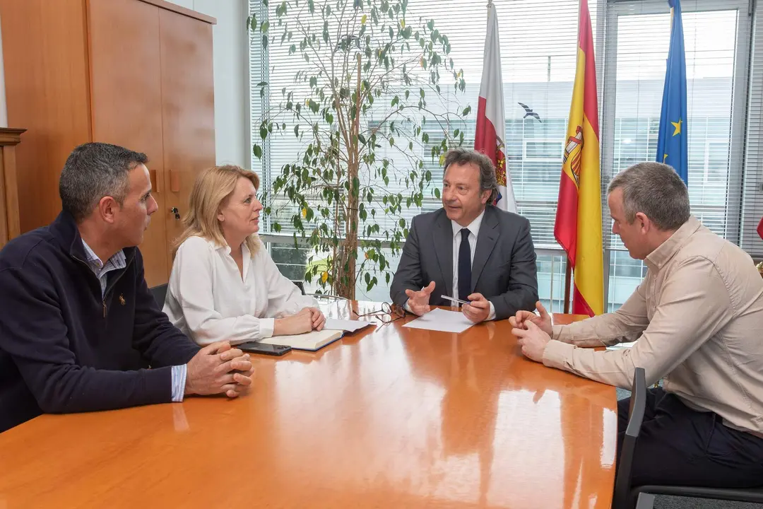 12:30.- Despacho del consejero 
El consejero de Desarrollo Rural, Ganadería, Pesca y Alimentación, Pablo Palencia, recibe a la alcaldesa de Entrambasaguas.