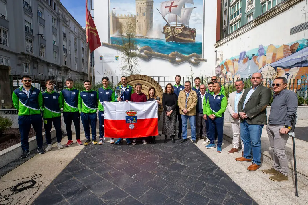 12:00 horas. Patio del Gobierno de Cantabria
La presidenta de Cantabria, María José Sáenz de Buruaga, recibe al Club Deportivo Voleibol Textil Santanderina. 10 ABRIL 2024 © Miguel De la Parra